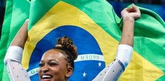 CLIQUES OLÍMPICOS E PARALÍMPICOS No topo, comemoração de Rebeca Andrade. A ginasta brasileira sagrouse bicampeã olímpica e a maior medalhista brasileira em Jogos Olímpicos. © WANDER ROBERTO